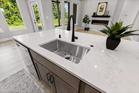 Kitchen - 6020 Kestrel Lp Lp, Columbia, MO 65202 photo 5 of 5