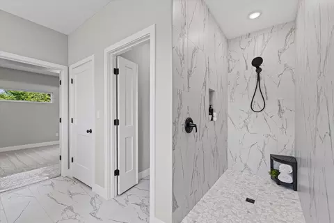 Entry Way - 6020 Kestrel Lp Lp, Columbia, MO 65202 photo 4 of 4