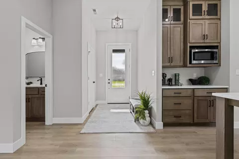 Entry Way - 6020 Kestrel Lp Lp, Columbia, MO 65202 photo 1 of 4