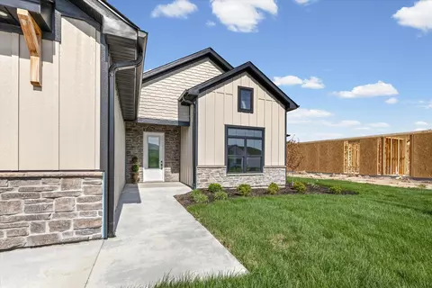 Exterior - 6020 Kestrel Lp Lp, Columbia, MO 65202 photo 4 of 6