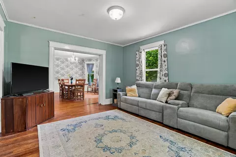 Living - 910 W Davis St, Fayette, MO 65248 photo 1 of 1