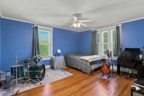 Bedroom - 910 W Davis St, Fayette, MO 65248 photo 6 of 7