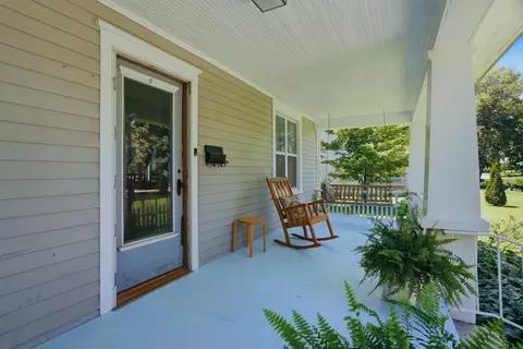 Exterior - 910 W Davis St, Fayette, MO 65248 photo 3 of 12