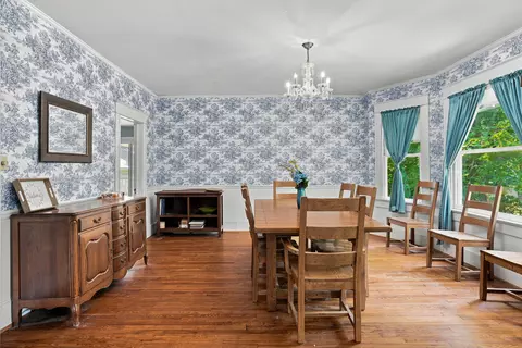 Dining - 910 W Davis St, Fayette, MO 65248 photo 1 of 5