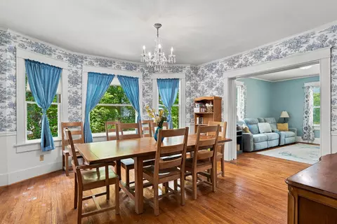 Dining - 910 W Davis St, Fayette, MO 65248 photo 2 of 5