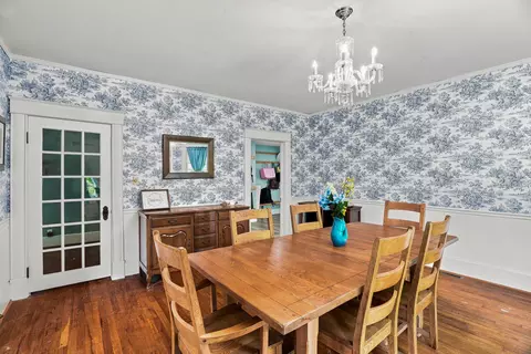 Dining - 910 W Davis St, Fayette, MO 65248 photo 4 of 5