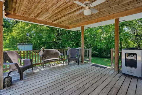 Exterior - 910 W Davis St, Fayette, MO 65248 photo 7 of 12