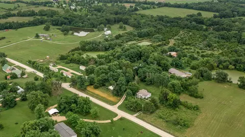 7512 County Route 405, Fulton, MO 65251