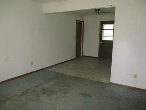 Living - 1211 Falcon Dr, Mexico, MO 65265 photo 1 of 2