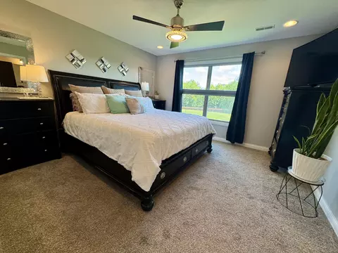 Bedroom - 4850 E Liberty Ln, Ashland, MO 65010 photo 2 of 4
