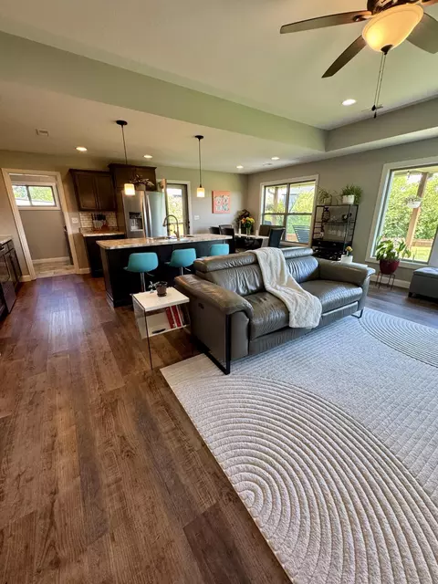 Living - 4850 E Liberty Ln, Ashland, MO 65010 photo 6 of 7