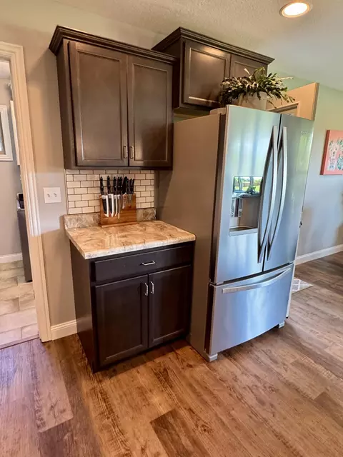 Kitchen - 4850 E Liberty Ln, Ashland, MO 65010 photo 5 of 6