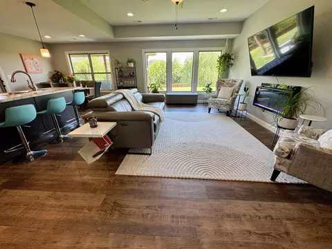 Living - 4850 E Liberty Ln, Ashland, MO 65010 photo 5 of 7