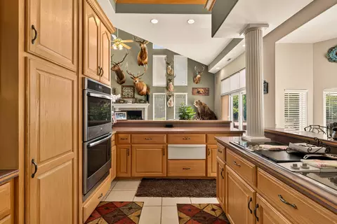 Entry Way - 2805 State Road Aa, Holts Summit, MO 65043 photo 2 of 8
