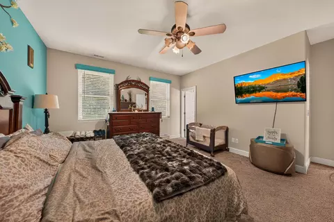 Bedroom - 2805 State Road Aa, Holts Summit, MO 65043 photo 8 of 10