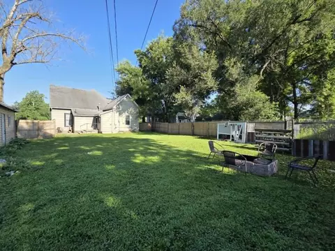 Exterior - 416 S Collier St, Centralia, MO 65240 photo 2 of 2