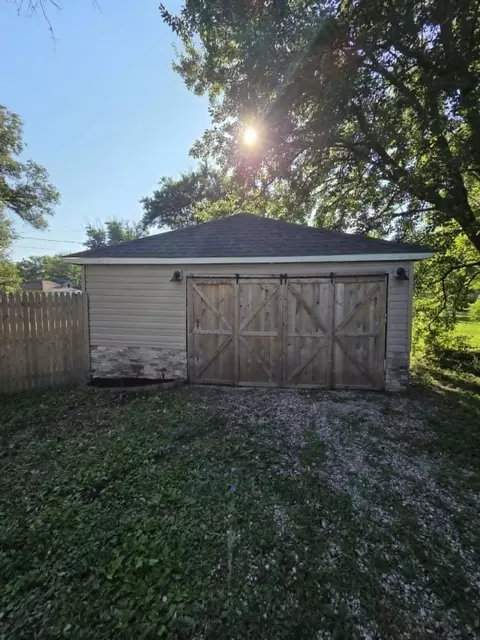 Other - 416 S Collier St, Centralia, MO 65240 photo 2 of 4