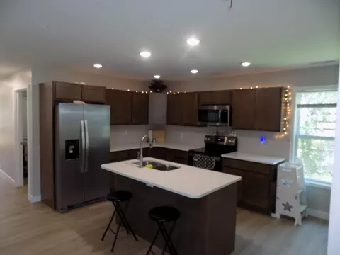Kitchen - 534 Barrow St, Moberly, MO 65270 photo 2 of 2