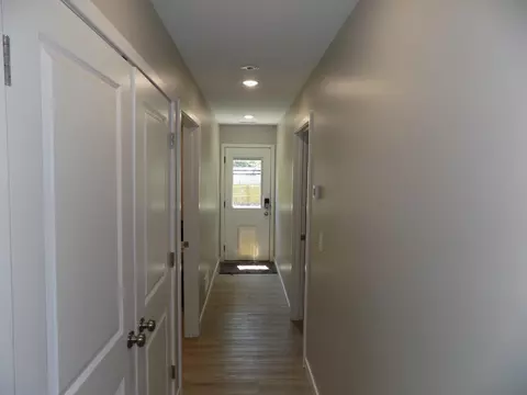 Entry Way - 534 Barrow St, Moberly, MO 65270 photo 2 of 2