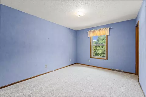 Bedroom - 2709 Pine Dr, Columbia, MO 65202 photo 4 of 5