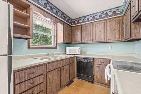 Kitchen - 2709 Pine Dr, Columbia, MO 65202 photo 3 of 3