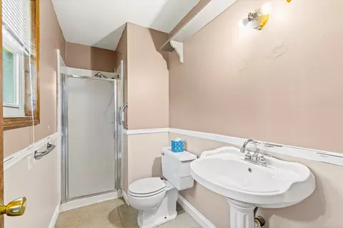 Bath - 2709 Pine Dr, Columbia, MO 65202 photo 1 of 2