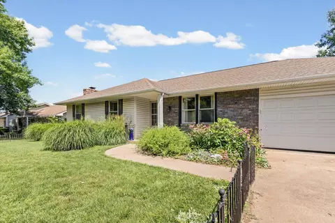 Exterior - 2709 Pine Dr, Columbia, MO 65202 photo 1 of 10