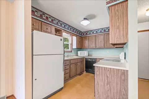 Kitchen - 2709 Pine Dr, Columbia, MO 65202 photo 2 of 3