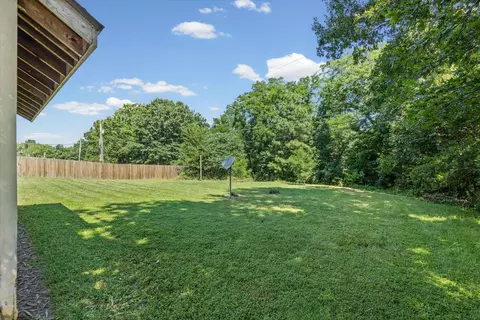 Exterior - 2709 Pine Dr, Columbia, MO 65202 photo 6 of 10