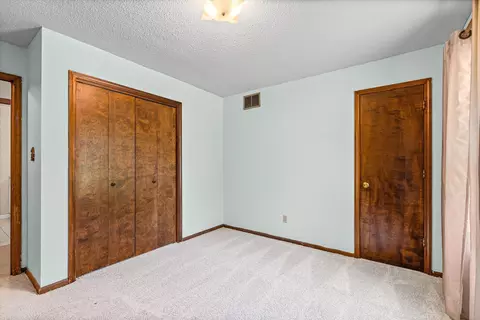 Bedroom - 2709 Pine Dr, Columbia, MO 65202 photo 2 of 5