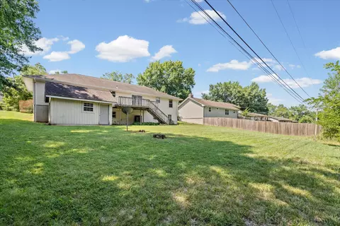Exterior - 2709 Pine Dr, Columbia, MO 65202 photo 8 of 10