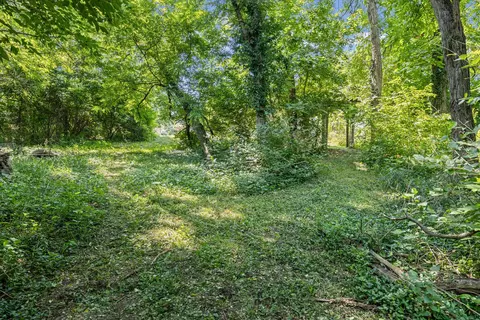 Exterior - 2709 Pine Dr, Columbia, MO 65202 photo 9 of 10