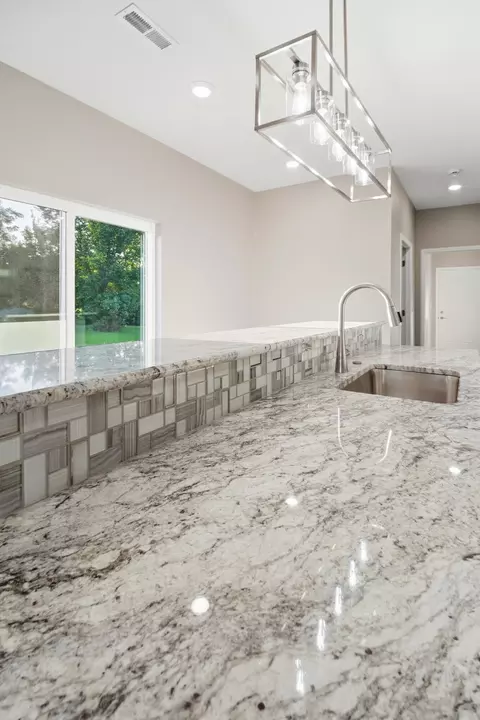 Kitchen - 1000 Henry St, Moberly, MO 65270 photo 3 of 4