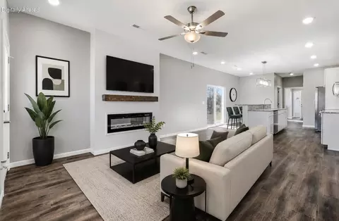 Other - 1000 Henry St, Moberly, MO 65270 photo 2 of 4
