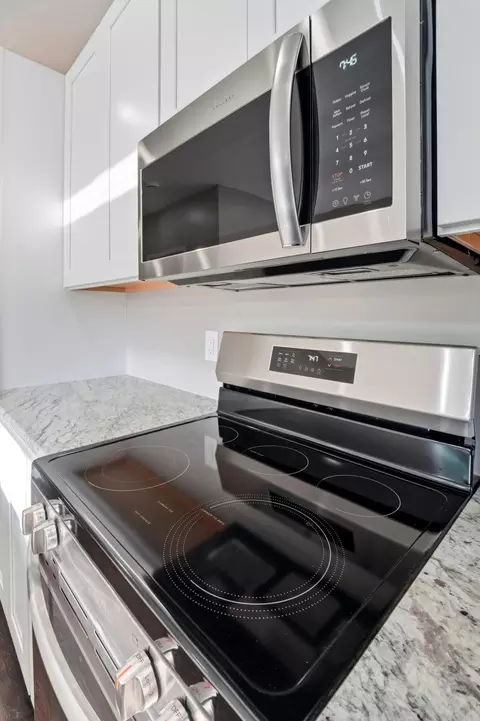 Kitchen - 1000 Henry St, Moberly, MO 65270 photo 4 of 4