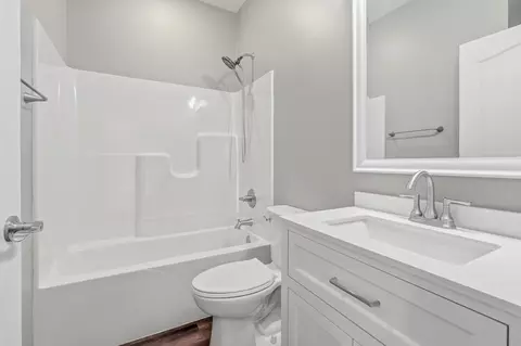 Bath - 1000 Henry St, Moberly, MO 65270 photo 2 of 2