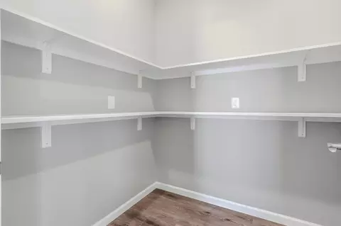 Entry Way - 1000 Henry St, Moberly, MO 65270 photo 4 of 4