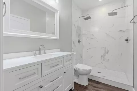 Bath - 1000 Henry St, Moberly, MO 65270 photo 1 of 2