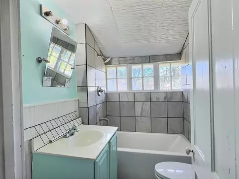 Bath - 123 E Cooper St, Tipton, MO 65081 photo 3 of 3