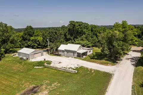 22205 S Coonce Ln, Hartsburg, MO 65039