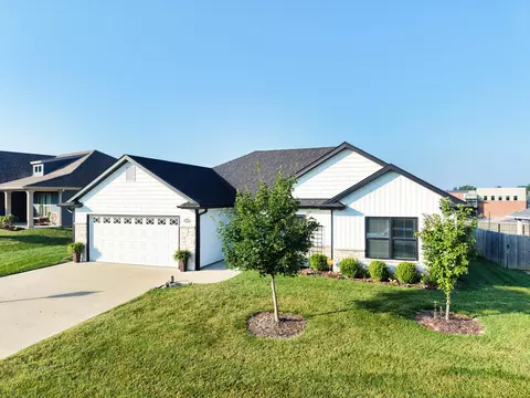3402 Yellowwood Dr, Columbia, MO 65202