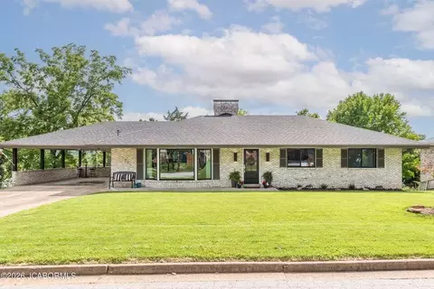 1027 Boonville Rd, Jefferson City, MO 65109