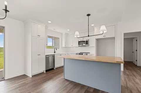 Kitchen - 5708 Kestrel Lp Lp, Columbia, MO 65202 photo 1 of 6