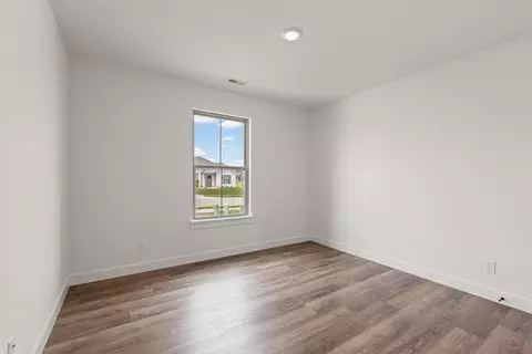 Bedroom - 5708 Kestrel Lp Lp, Columbia, MO 65202 photo 3 of 5