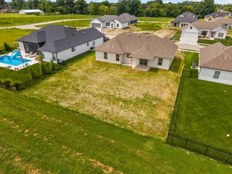 View/Area - 5708 Kestrel Lp Lp, Columbia, MO 65202 photo 3 of 6
