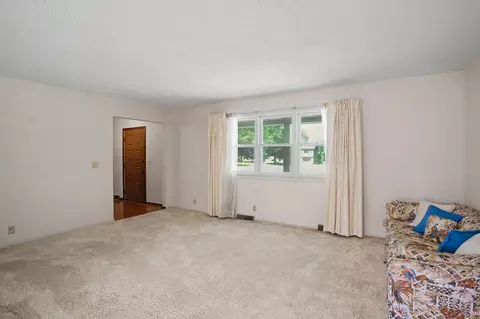 Living - 10500 E Walnut Dr, Centralia, MO 65240 photo 1 of 3