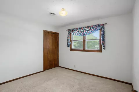 Bedroom - 10500 E Walnut Dr, Centralia, MO 65240 photo 1 of 3