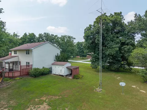 Exterior - 10500 E Walnut Dr, Centralia, MO 65240 photo 4 of 7