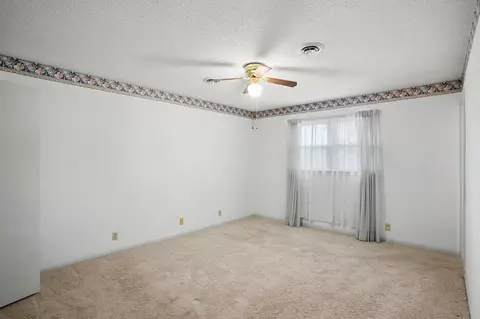 Bedroom - 10500 E Walnut Dr, Centralia, MO 65240 photo 3 of 3