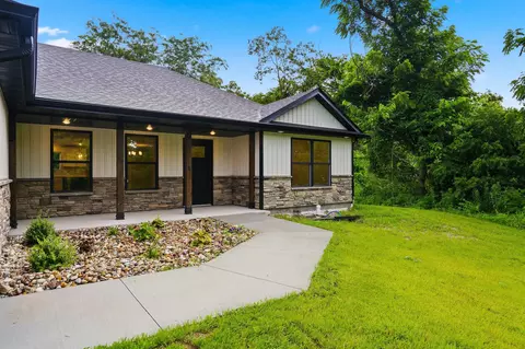 263 E Drane St, Harrisburg, MO 65256 photo 3